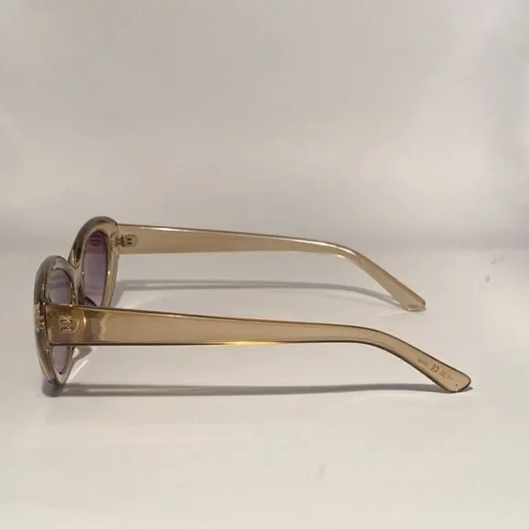 Barbara Reading Sunglasses 1.25 Clear Taupe Sweetheart Frames Dark Lenses NWT - Picture 2 of 8